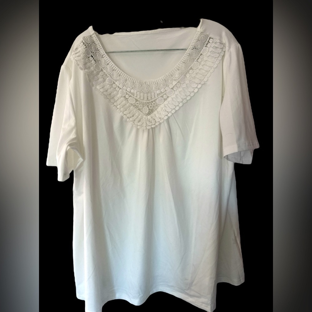 NWOT- White Lace Trim S/S Top